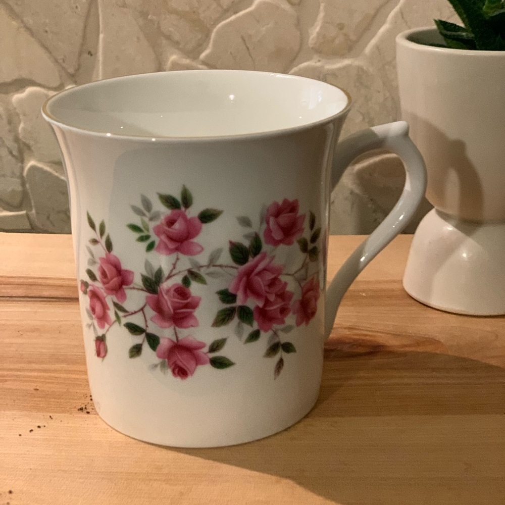 ROYAL MINSTER | Fine Bone China Mug | Roses